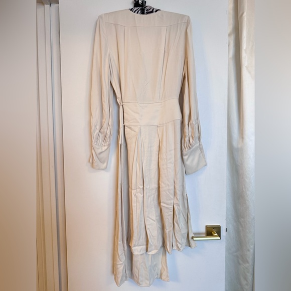 Banana Republic Cream Long Sleeve Dress - Picture 4 of 5